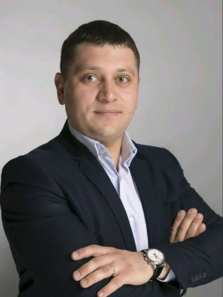 Араз Валиев