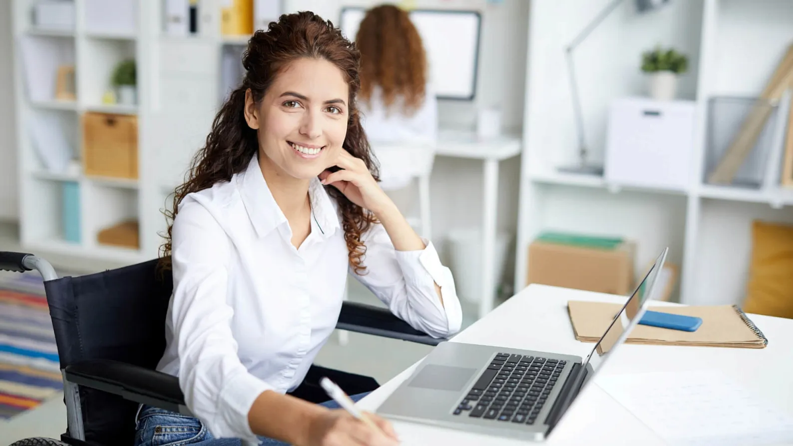 CRM-системы для управления продажами: что это, какие функции важны и как они увеличивают выручку