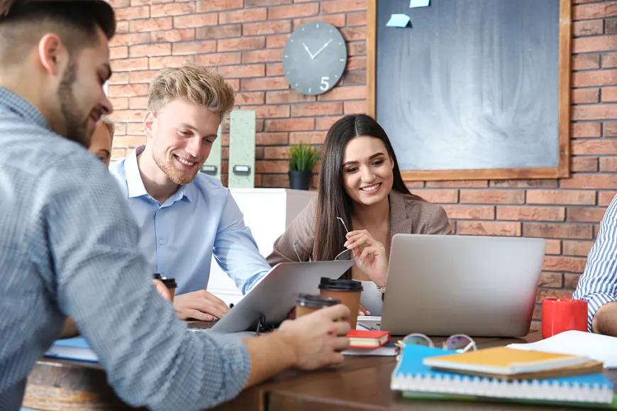 Будущее вашей работы: 4-дневная неделя  и гарантированный доход