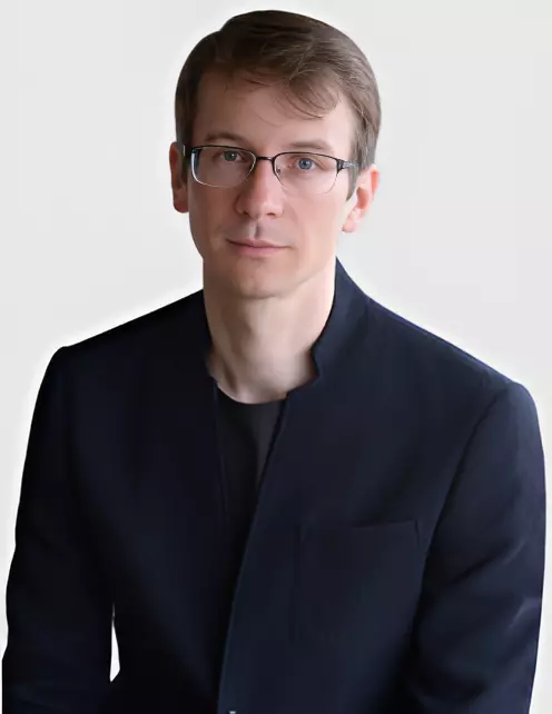 Максим Белов